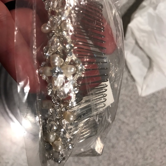 Tiara - Picture 1 of 3